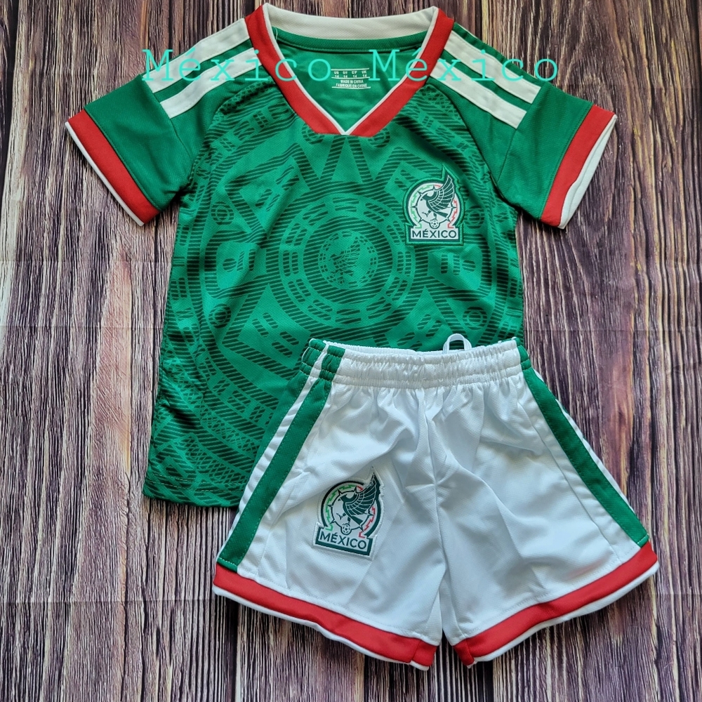 Mexico Home kid's soccer Jersey and shorts